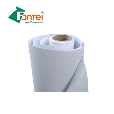 de Banner van pvc van 240gsm 7oz 200D*300D rolt Koude Gelamineerde Frontlit