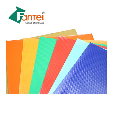 de Tentgeteerd zeildoek van pvc van 300gsm 200X300 18X12 in Broodje voor Openluchttent