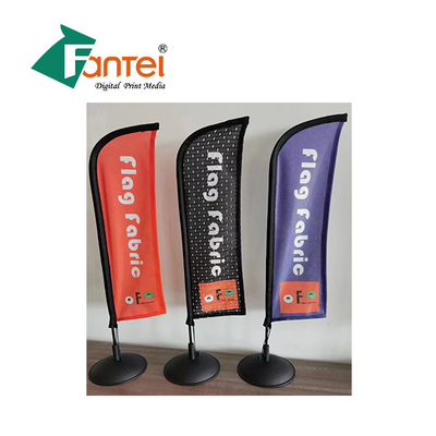 Afdrukken van netbanners die worden gebruikt voor vlaggen of decoratie of bordtekens